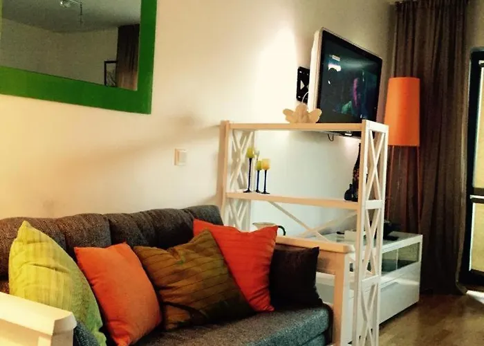 Cozy Flat With Side Baltic Sea View 아파트 페르누